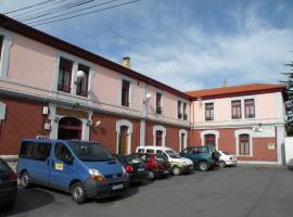 Albergue La Estación, hostel en Llanes