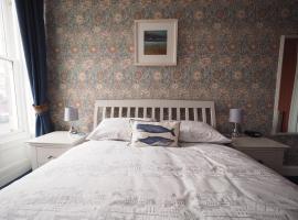 Cowrie Guest House, hótel í Berwick-Upon-Tweed