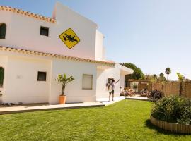 Algarve Surf Camp & Hostel Sagres, hotel u gradu Sagres