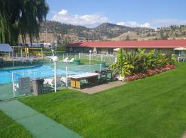 Okanagan Seasons Resort, hotel en Kelowna