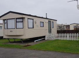 4 Berth with private Garden - 58 Brightholme Holiday Park Brean!, khách sạn ở Brean