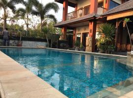 Villa Kenanga in Meninting By The Beach, hotel sa Mataram