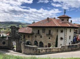 Palacio de Arce, hotel di Puente Arce