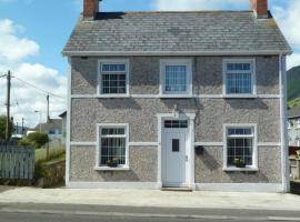 Glens of Antrim Beach House - On the Coast, hotel en Glenariff