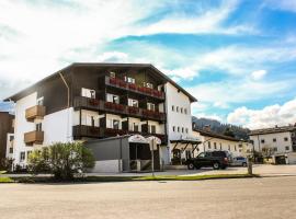 Hotel Alpenland, hotel di Wattens