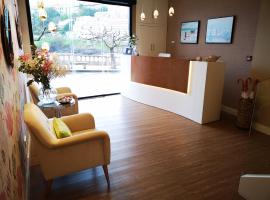 Hotel Boutique Aquaria Caneliñas，位于波多诺伏的酒店