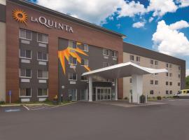 La Quinta by Wyndham Cleveland - Airport North, hotel i Cleveland