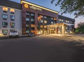 La Quinta by Wyndham Hartford Bradley Airport, hotel sa Windsor Locks