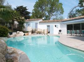 Très belle villa avec piscine (4*), hotel de 4 estrelles a Le Bois-Plage-en-Ré