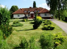 Pensjonat Dworek Baranówka, hotel in Goniadz