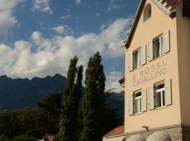 Albergo Cavallino s'Rössl, hotel u gradu Merano