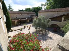 Logis Hôtel Restaurant Gîte La Bastide du Vébron, hotel en Grospierres