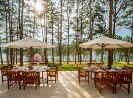 CEREJA Hotel & Resort Dalat, hotel en Dalat