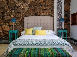 El Charco Suites, hotel u gradu Aresife