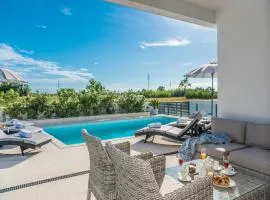 Villa Ana,luxury wellness villa with heated pool and jacuzzi