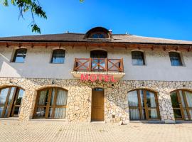 Tekergő Motel és Étterem, hotel v destinaci Velence