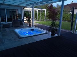 Homestay Free Park&Bikes, hotel na may jacuzzi sa Ljubljana