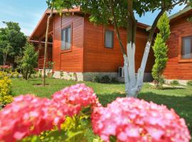 Merry Bungalow & Tent, hotell i Çıralı