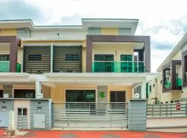 TROPICAL LIVINGS MERU IPOH HOMESTAY by Grab A Stay