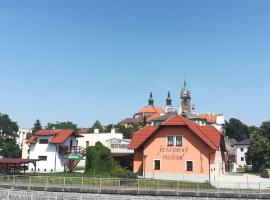 Penzion a restaurace U Strnada, hotel a Klatovy