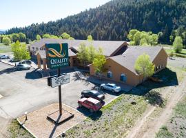 Quality Inn & Suites, hotel u gradu Saut Fork