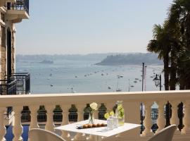 Hôtel Barrière Le Grand Hôtel Dinard – hotel w mieście Dinard