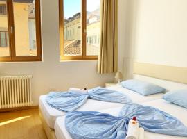 Argentieri Guesthouse, hotelli kohteessa Bolzano