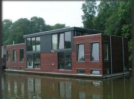 Houseboat Vliegenbos