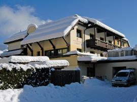 Café Rainer, hotel in Sankt Johann in Tirol