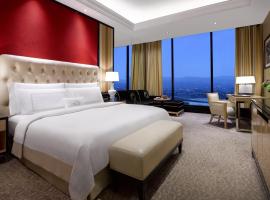 The Trans Luxury Hotel Bandung, hotell i Bandung