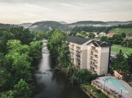 Zemu izmaksu kategorijas viesnīca Twin Mountain Inn & Suites pilsētā Pidžonfordža