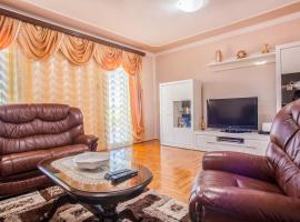 Podgorica में Luxury House Petrovic - Vranjina Skadar Lake, बीच होटल