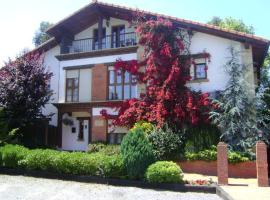 Apartamentos Dos Robles, hotel v destinaci Somo