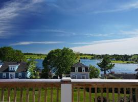 Lunenburg में, होटल MAPLEBIRDhouse