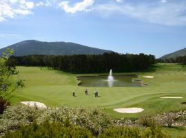 Château et Golf De Taulane, hotelli kohteessa La Martre