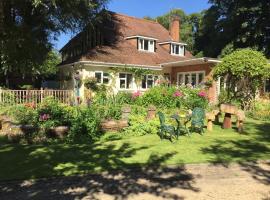 Kingswood Cottage, bed and breakfast en Lyndhurst