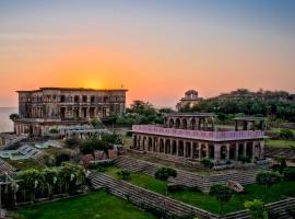 Neemrana's - Tijara Fort Palace、アルワルのホテル