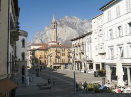 La Casa sul Lago Lecco, hotel sa Lecco