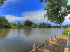 NRMA Bairnsdale Riverside Holiday Park, viešbutis mieste Bernsdeilis