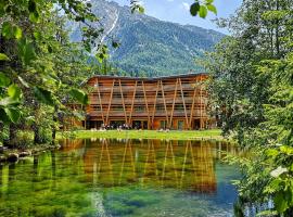 Au Charmant Petit Lac - Ecohotel Parc & Spa, hotel u gradu Šampolik