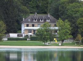 Hotel Restaurant La Chaumiere du Lac, hotelli kohteessa Clairvaux-les-Lacs