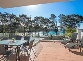 Beach side holiday apartment, hotel in Batemans Bay