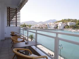 Chalkida Seafront Apartment, хотел в Халкис