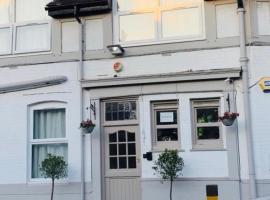 Albert Guest House, hotell i Kingston upon Thames