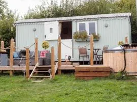 Shepherds Hut with Hot Tub