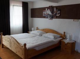 Pension Burger B&B, hotel di Weibersbrunn