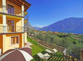 Apartments "VILLA IMELDA", hotelli Limone sul Gardassa