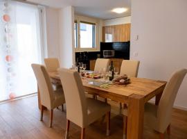 Family apartment near the train station, hotel din Vevey