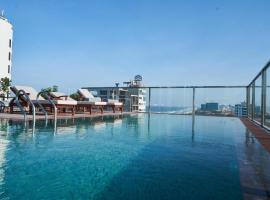 Sofiana My Khe Hotel & Spa- Rooftop Pool Bar, strandhotell i Da Nang