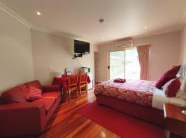 Angela's Beach Stays, hotel sa Apollo Bay